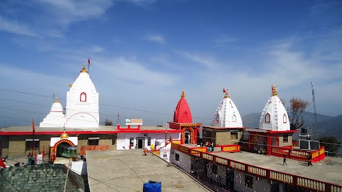 Naina Devi Temple is situated in Sarkidhar of Mandi distt of Himachal Pradesh.